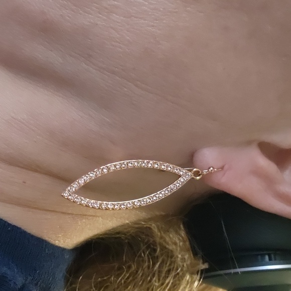 Earrings - Picture 4 of 4